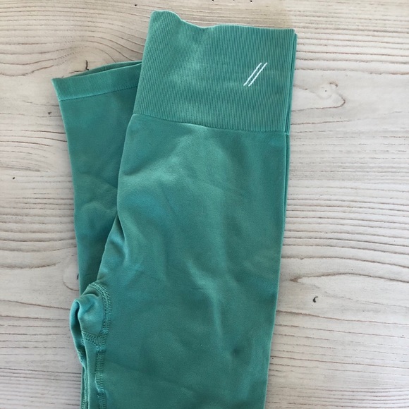 TALA Pants - TALA Zinnia Legging